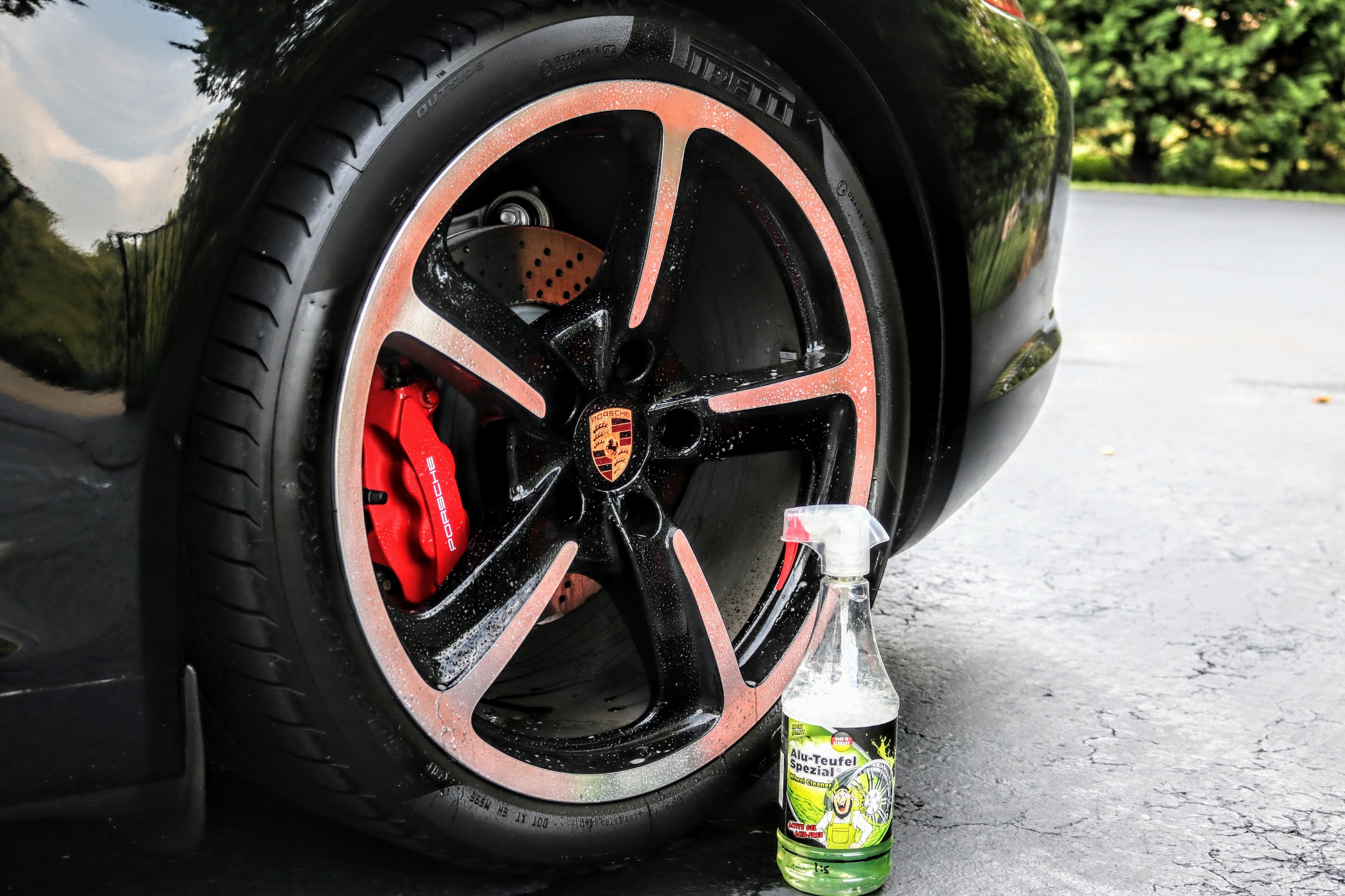 Porsche 911 (991.1) with Tuga Wheel Cleaner