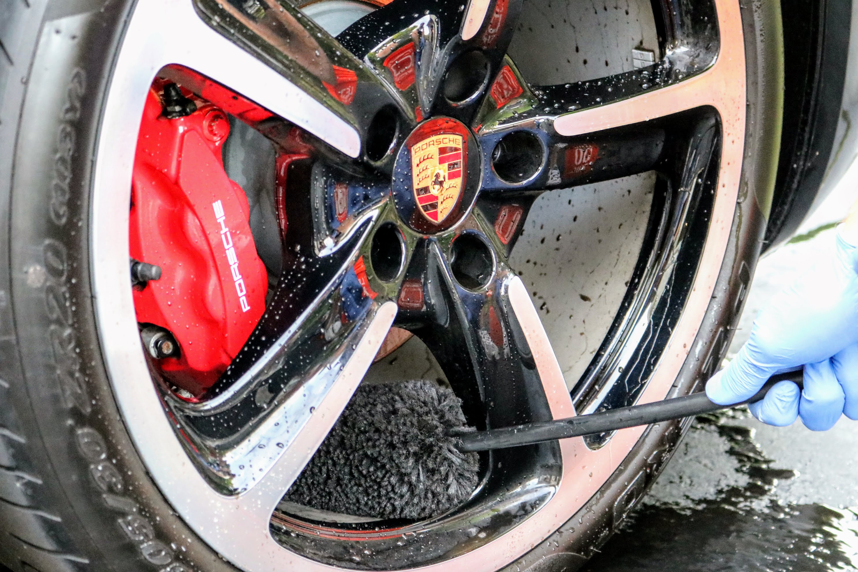 Using Wheel Woolies to clean Porsche 911 (991.1) wheel and caliper